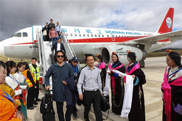 New airport opens in high-altitude SW China