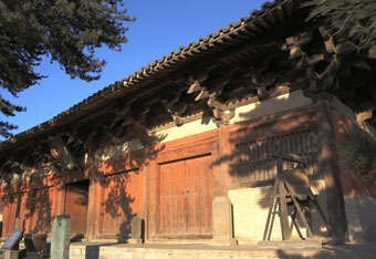 Existing wooden structures of the Tang dynasty