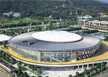 Many tennis courts throughout Zhuhai free of charge