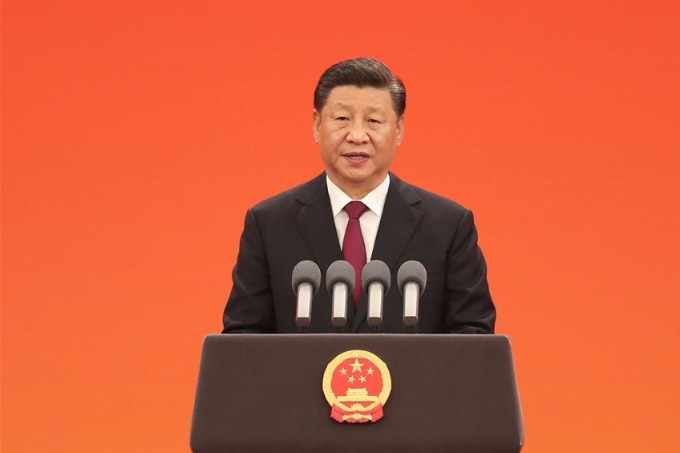 Xi presents national medals, honorary titles