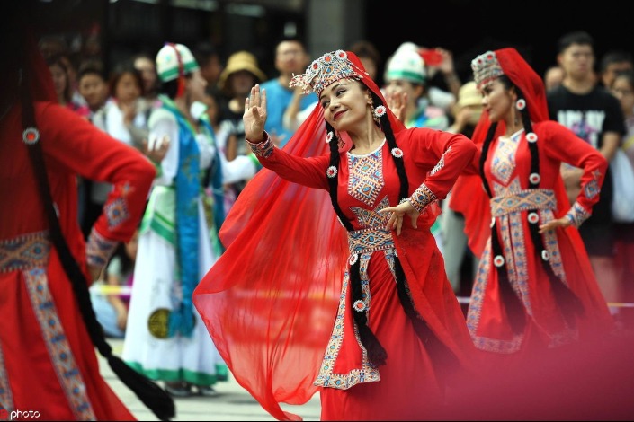 Xinjiang tourism trains ease travel around region