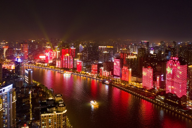 Light show staged in Guangzhou to celebrate 70th birthday of PRC