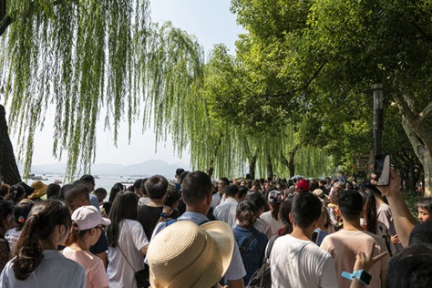 Zhejiang receives crowds of tourists during National Day holiday
