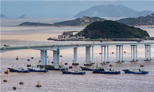 Thousands of fishing boats set out in Zhejiang