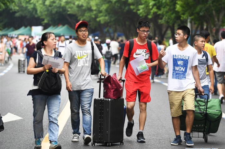 China issues guideline to deepen reform on undergraduate education