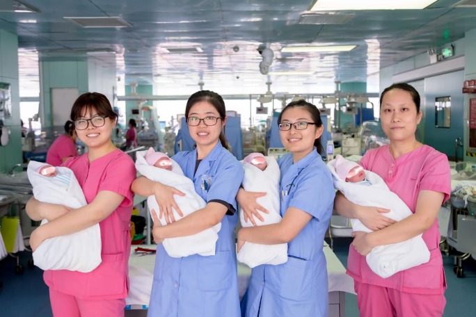 Shenzhen quadruplets leave hospital healthy