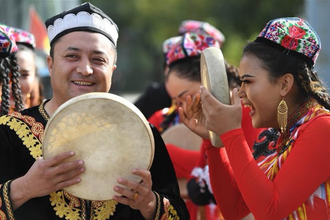Culture and tourism festival kicks off in Aksu of Xinjiang
