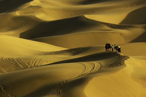 Two desert destinations in Xinjiang listed as China's most beautiful deserts