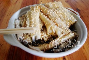 Zhanjiang steamed vermicelli roll (湛江蒸肠粉/Zhanjiang Zheng Changfen)