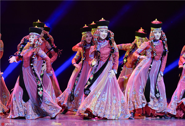 Mongolian dance dazzles Hohhot