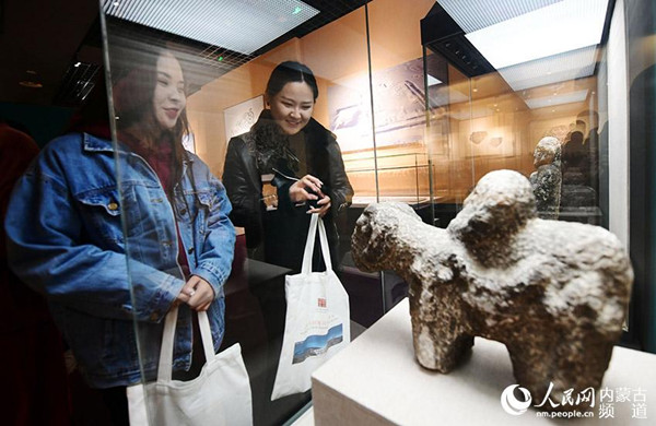 Rock painting exhibition opens in Hohhot