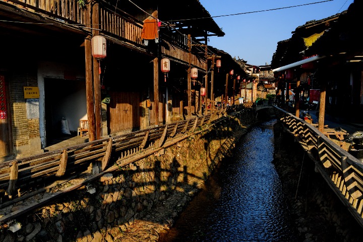 Explore the ancient Xiamei village in Fujian