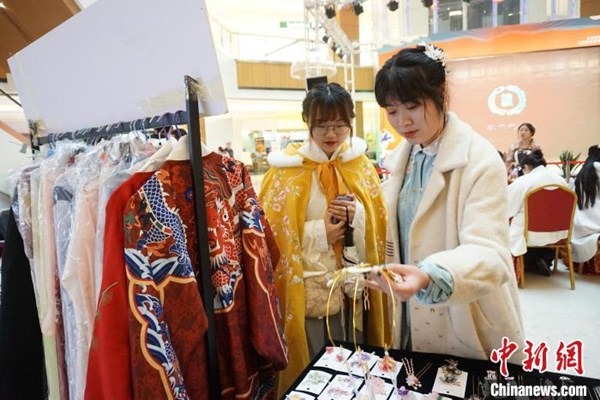 Shenyang promotes traditional Chinese costume culture