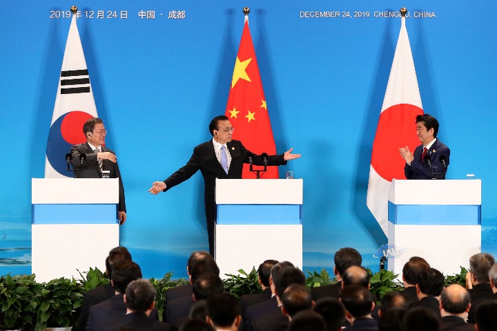 Li: China welcomes investment in service sector by Japan, ROK