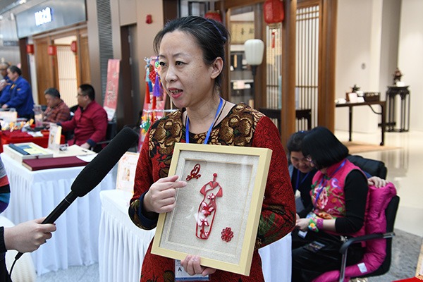 Artists showcase skills at Beijing Daxing International Airport