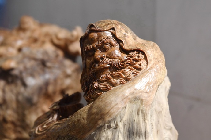 Hainan rosewood collections on display in China's Fujian
