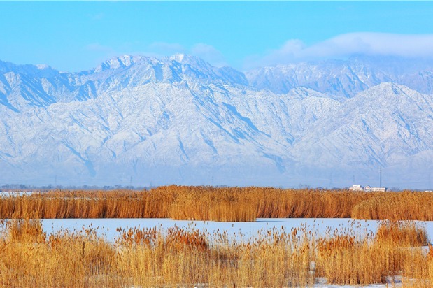 Spectacular scenery at Sand Lake in Ningxia
