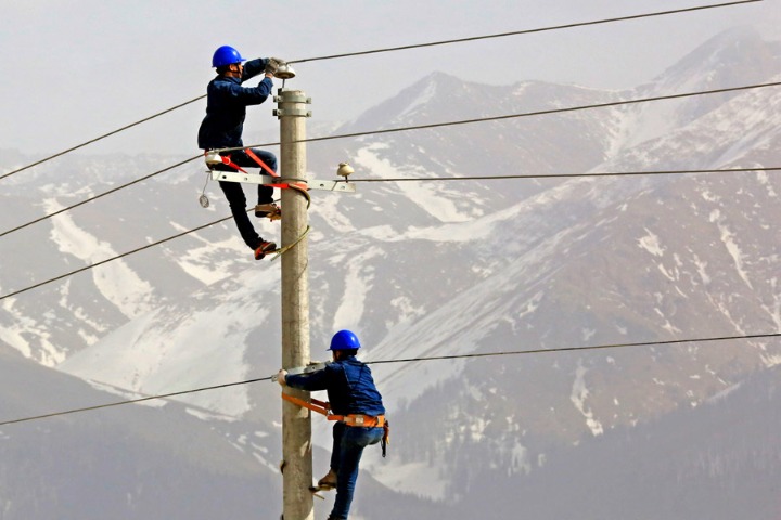 Xinjiang transmits record high of electricity to grid in 2019