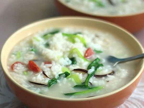 Soaked rice in vegetable soup | govt.chinadaily.com.cn