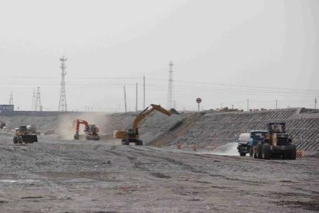 Expressway construction resumes in Xinjiang