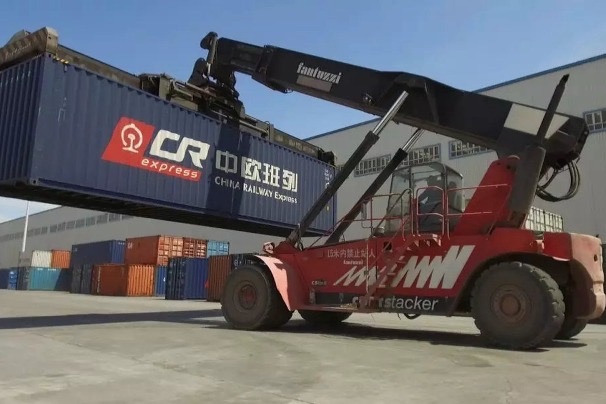 Train shipments build steam in Xinjiang