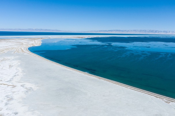 China's largest saltwater lake sees increased area