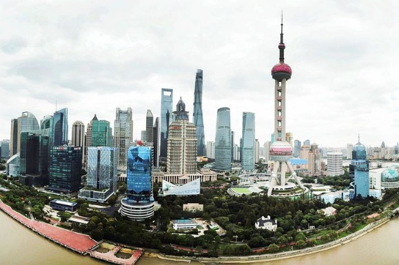 Shanghai gains traction as financial hub