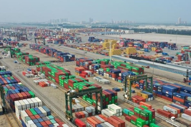 Tianjin customs special supervision areas see 55.86b yuan in foreign trade in Jan-April