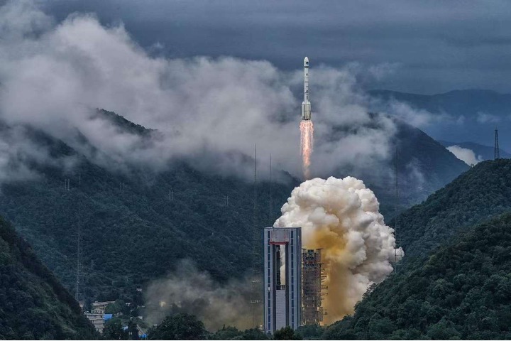 Beidou's last navigation satellite arrives in orbit 36,000 km above Earth