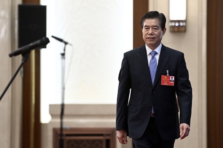 Smart investors won't abandon Chinese market: Commerce Minister
