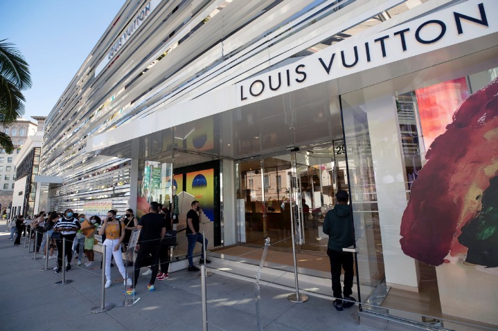 Top luxury retailers raise bets on China