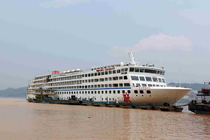 Yangtze cruises resume, but with fewer passengers