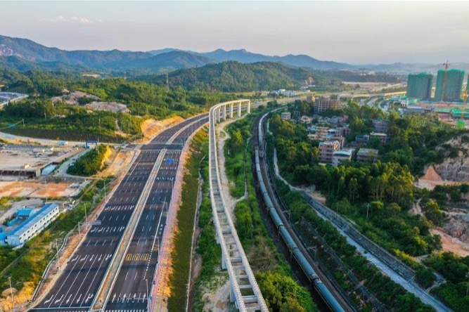 Low-speed maglev railway under construction in Qingyuan