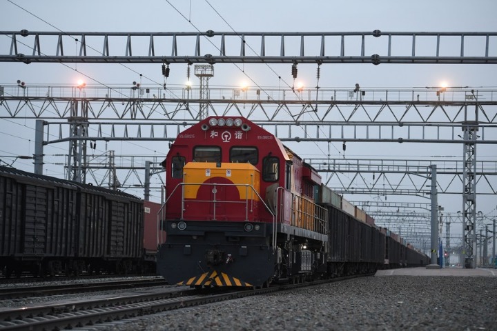 Xinjiang's border port sees surging China-Europe freight trains