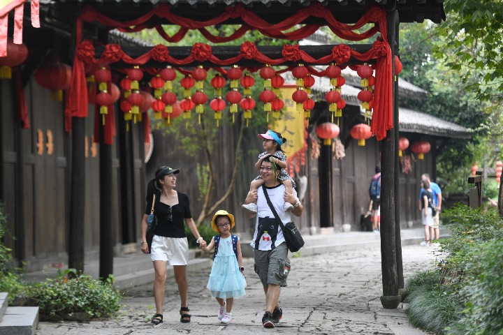 China's travel agencies gross $100b in 2019