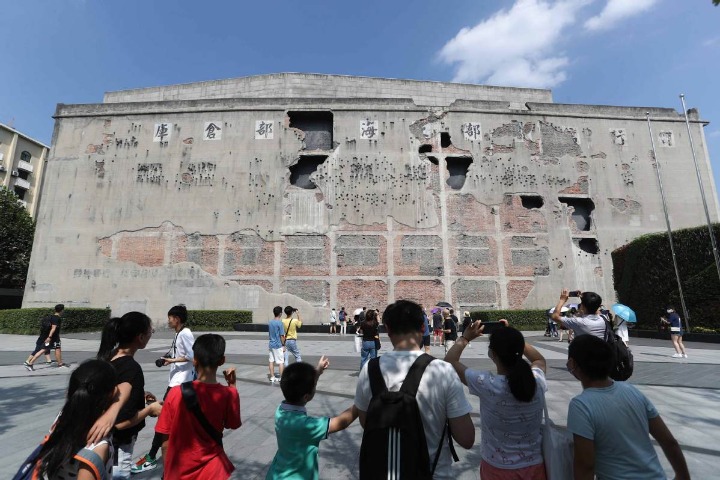 Historical tourism lures more young sightseers