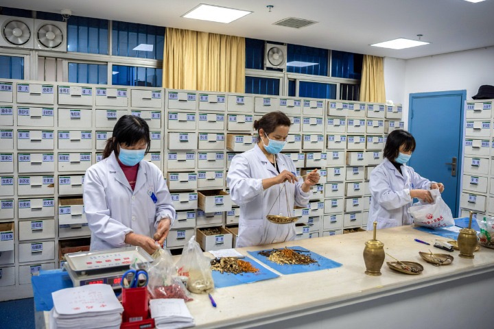 Number of certified TCM professionals in China increases 7.2% in 2019
