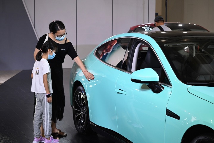 Chinese automakers' profits rally in Jan - Aug