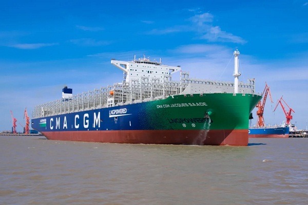 World's first 23,000-TEU dual-fueled vessel delivered in Shanghai