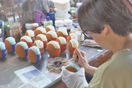 Wuxi enterprise to breathe new life into traditional art