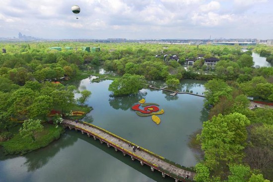 Hangzhou receives 10m domestic tourist visits during National Day holiday