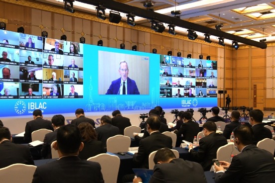 Global executives reaffirm investment commitment to China