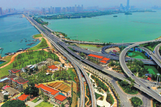 Upgrading Xiamen on both sides of the water