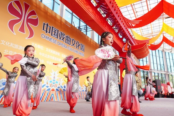 Beijing Opera Week ends, but not online