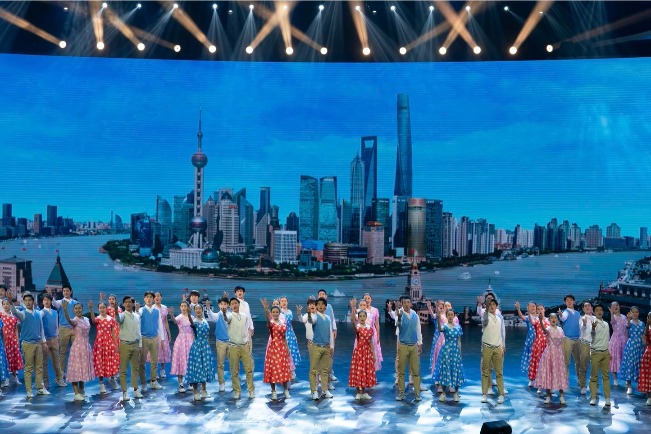 Grand gala marks 30 years of Pudong