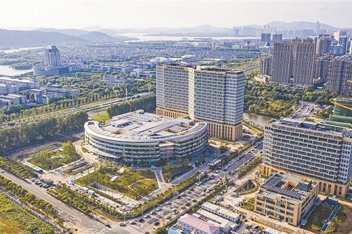 New comprehensive hospital begins operating in Wuxi