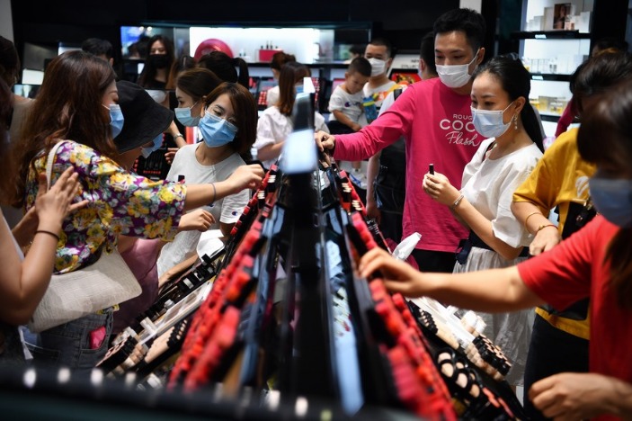 China's consumer spending gains steam in October