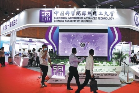 Universities showcase R&D prowess at Shenzhen fair