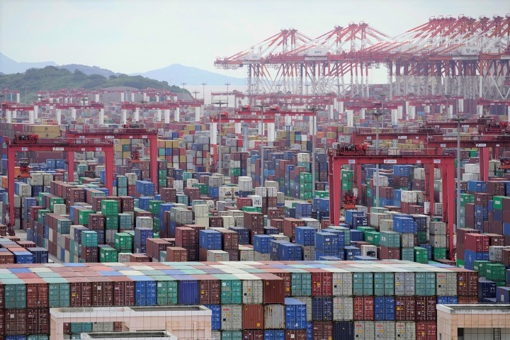 China to ease shortage of containers
