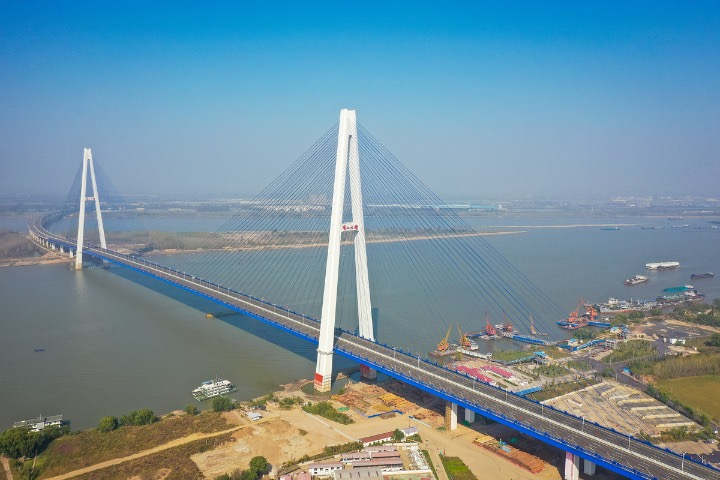 Widest bridge in Wuhan to open new path for port economy